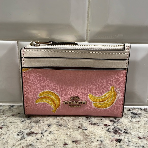 Coach Skinny ID Case with Banana Print EUC - Picture 1 of 10